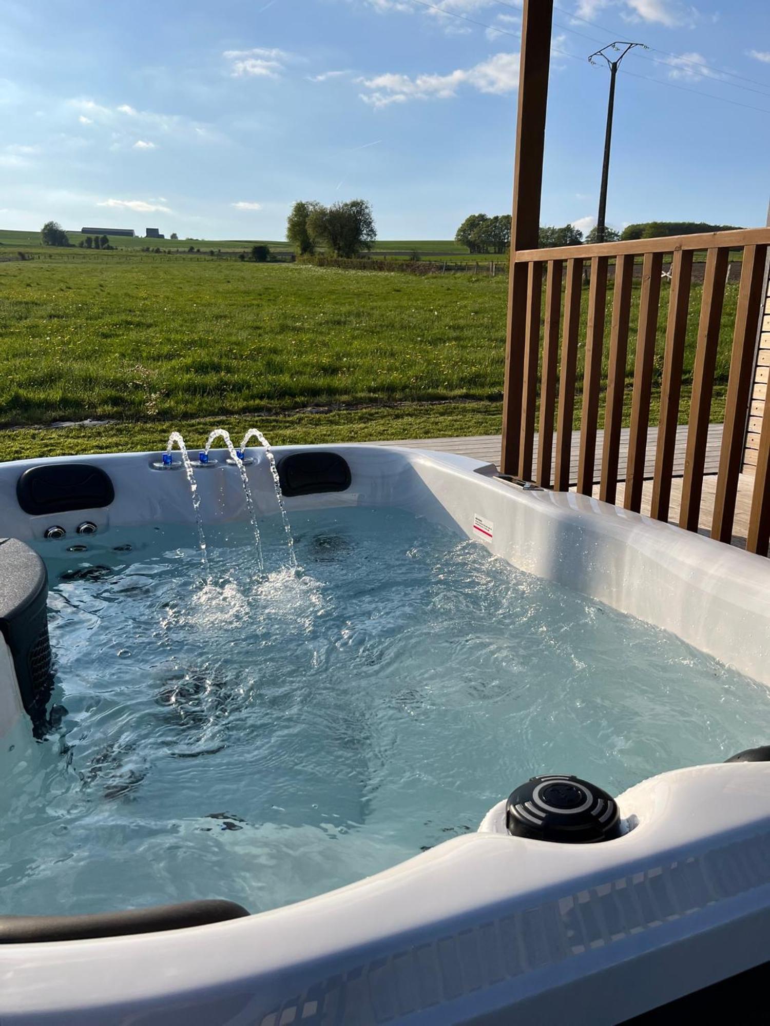 Tiny Cosy Hotell Bastogne Eksteriør bilde